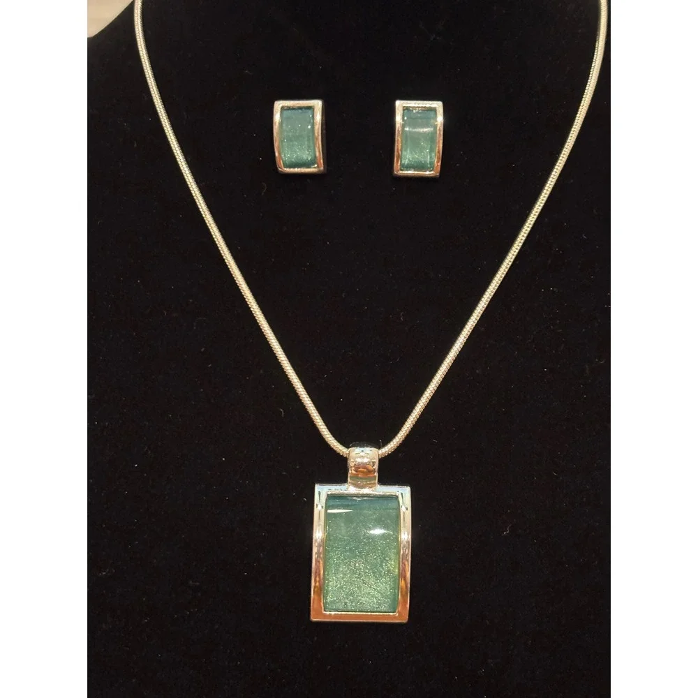 East 5th Jewelry Set Silver Tone Teal Green Rectangle Pendant Necklace Earrings